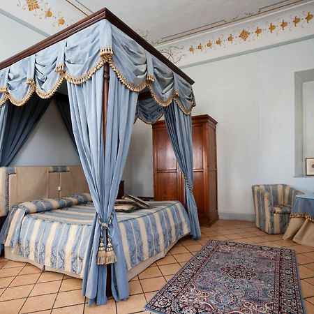 Palazzo Dragoni Hotel Spoleto Bagian luar foto